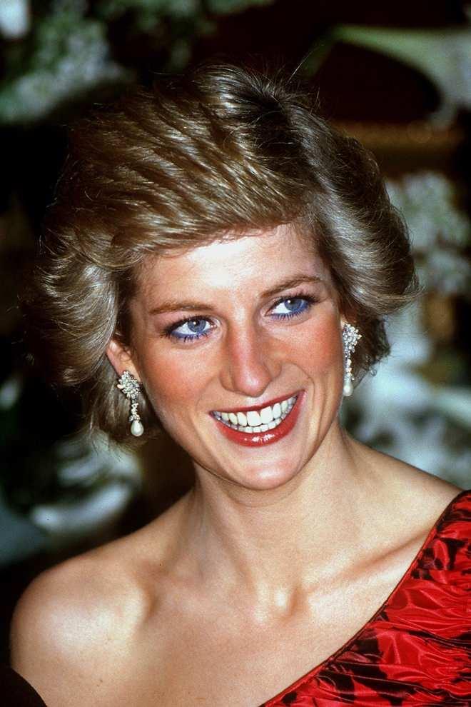 <p><strong>Dalton, “Diana’nın göz alıcı yeni saç modeli ertesi gün manşetlere çıkınca parlamentonun açılışını gölgeledi. </strong></p>