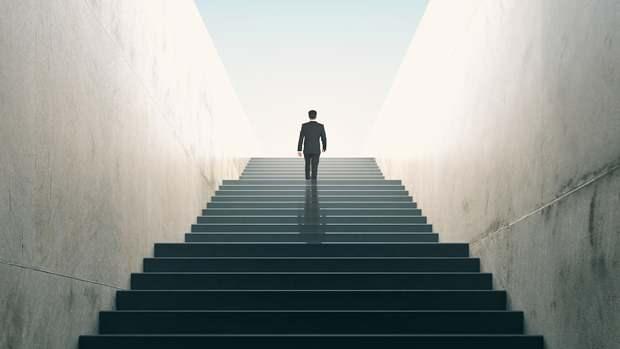 <p>Amerikalı romancı David Foster Wallace, 2005 yılında Kenyon College&rsquo;da yaptığı konuşmada, &ldquo;benmerkezci&rdquo; olmanın tehlikelerine işaret etmek i&ccedil;in etrafından habersiz bir balık metaforunu kullanmıştı.</p>
