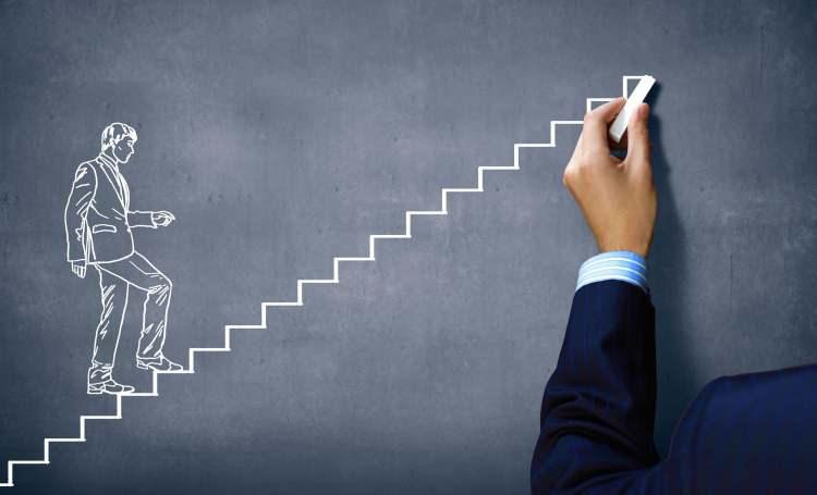 <p><em><strong>&ldquo;Suyun i&ccedil;indeyim... Suyun i&ccedil;indeyim&rdquo; diye s&uuml;rekli kendine durumu hatırlatan bir balık gibi&hellip;</strong></em></p>
