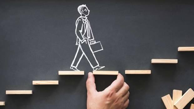 <p>&Ouml;zge&ccedil;mişin bir numaralı g&ouml;revi, okuyacak kişiyi oylamamak olacaktır. Kısa ve &ouml;z CV hazırlamak yararınıza olacaktır.</p>
