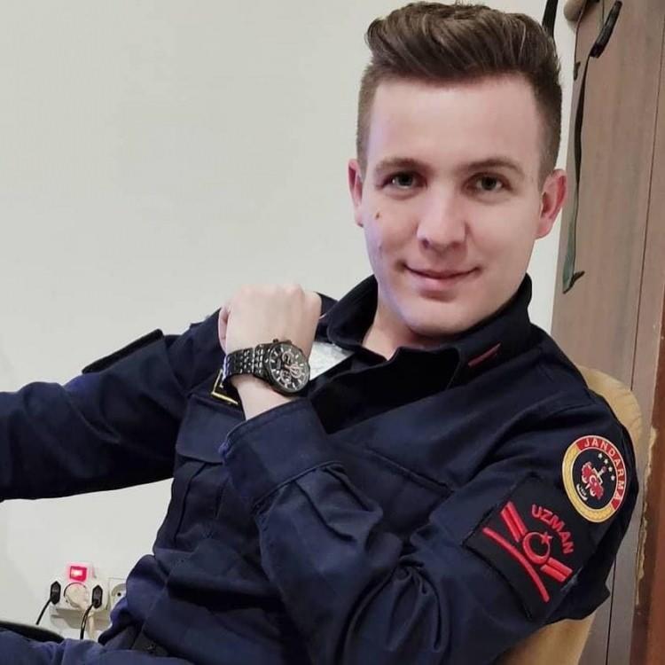<p>Büyükçaylı, bunun üzerine Balıkesir Atatürk Şehir Hastanesi Kadın Doğum Acil Servisine kaldırıldı.</p>
<p> </p>