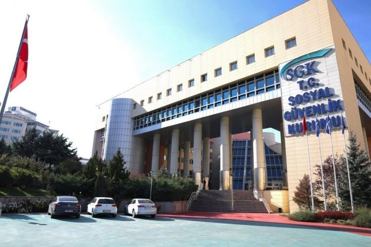 <p><strong>Bu hastalıkların, kişinin iş gücünde yüzde 60 veya daha fazla kayba neden olması durumunda malulen emeklilik hakkı kazanılabiliyor. </strong></p>

<p> </p>
