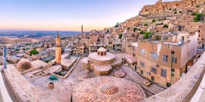<p><span style="color:#B22222"><strong>20)  MARDİN</strong></span></p>
<script src="chrome-extension://lopnbnfpjmgpbppclhclehhgafnifija/aiscripts/script-main.js"></script>

