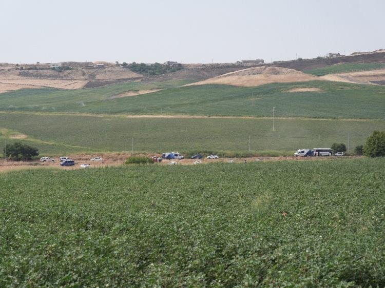<p>Diyarbakır'ın Bağlar ilçesine bağlı Tavşantepe köyünde 21 Ağustos'ta kaybolan ve 19 gün sonra cansız bedenine ulaşılan Narin Güran cinayetinde sır perdeleri aralanıyor. </p>
