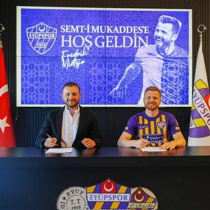 <p>FREDRIK MIDTSJO</p>

<p>Eski takımı: Pendikspor<br />
Yeni takımı: Eyüpspor<br />
Mevki: Orta Saha<br />
Bonservis: -</p>
