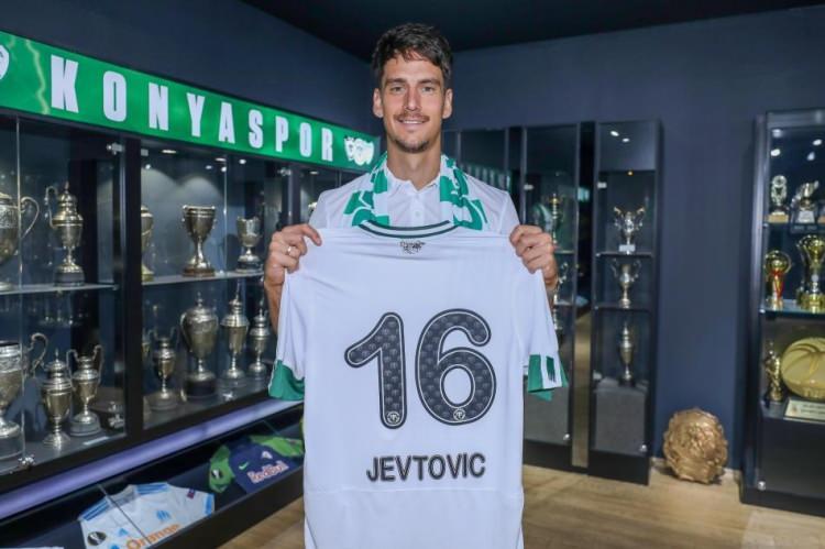 <p>MARKO JEVTOVIC</p>

<p>Eski Takımı: Gaziantep FK<br />
Yeni Takımı: Konyaspor<br />
Mevki: Orta Saha<br />
Bonservis: Bedelsiz</p>
