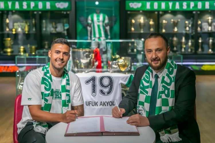 <p>UFUK AKYOL</p>

<p>Eski takımı: Antalyaspor<br />
Yeni takımı: Konyaspor<br />
Mevki: Orta saha<br />
Bonservis: -</p>
