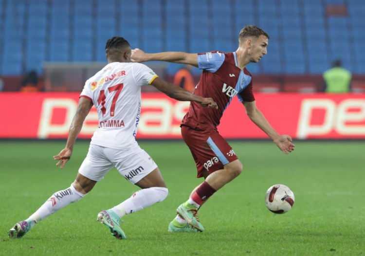 <p>TONIO TEKLIC</p>

<p>Eski takımı: Trabzonspor<br />
Yeni takımı: Erzurumspor<br />
Mevki: On numara<br />
Bonservis: Kiralık</p>
