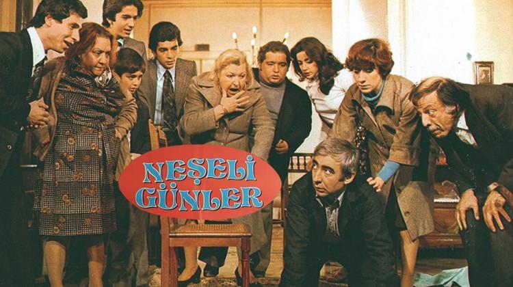 <p>Münir Özkul ve Adile Naşit'in unutulmaz filmi Neşeli Günler'deki o çekim hatası yıllar sonra ortaya çıktı.</p>

<p> </p>
