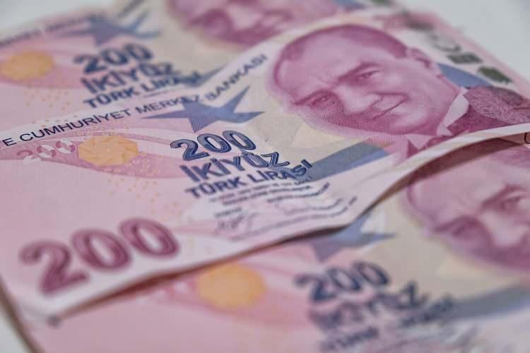 <p>Merkez Bankası’nın zorunlu karşılık adımının tüketici kredisi faizlerini düşürmesi bekleniyor.</p>

<p> </p>
