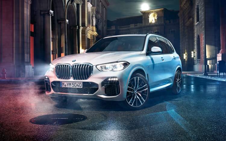 <p><span style="color:#B22222"><strong>5)  BMW X5</strong></span></p>
