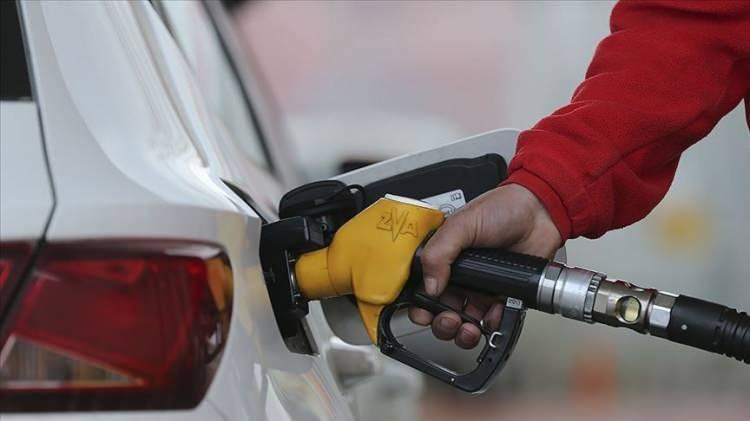 <p>5 - Nissan Versa</p>

<p> </p>

<p>Ortalama yakıt tüketimi 6,75 litre</p>

