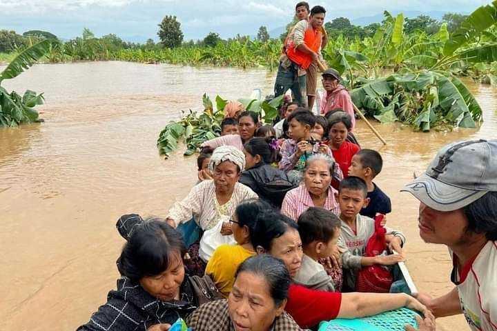 <p>Bu arada, Birleşmiş Milletlerden (BM) yapılan açıklamada, Myanmar'da afetten etkilenen kişi sayısının 887 bini bulduğu ifade edildi.</p>
