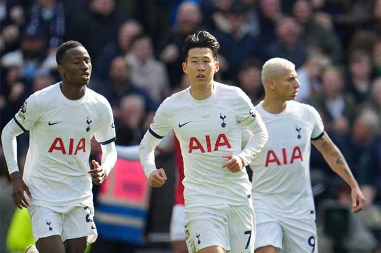 <p>1- Tottenham Hotspur - %48</p>