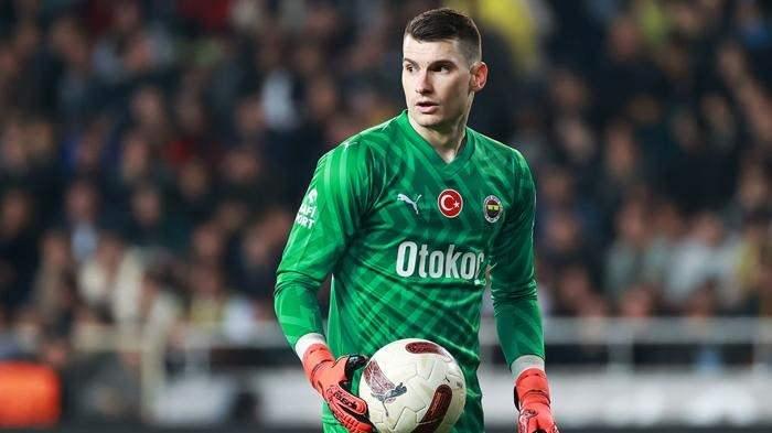 <p><strong>24sata</strong>: "Koruyucu bir kalkan gibi gol yemedi. Derbiye hazır."</p>