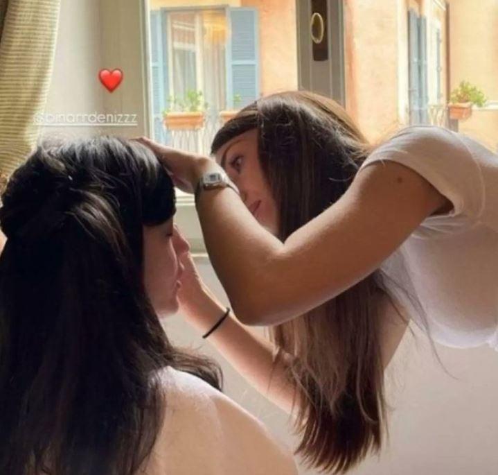 <p>İtalya'daki düğünlerinin ardından ilk kez İstanbul Havalimanı'nda görüntülenen ünlü çift İstanbul'da düzenlenecek ikinci bir düğün iddialarına yönelik konuşmuştu.</p>
