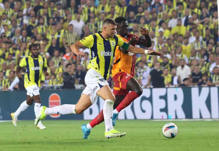 <p>Fenerbahçe - Galatasaray derbisi dünya basınında da geniş yer buldu.</p>
