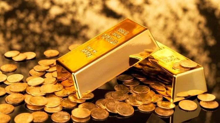 <p>Spot piyasada altının onsu 2 bin 600 doları test etti, ardından 2592 dolara geri döndü.</p>