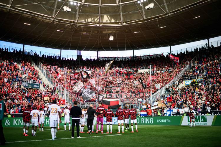 <p> 3- Bayer Leverkusen: 353 puan</p>
