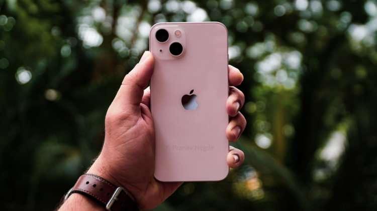 <p><span style="color:#B22222"><strong>İPHONE 13</strong></span></p>