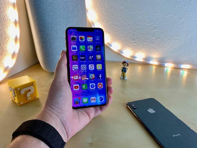 <p><span style="color:#B22222"><strong>İPHONE XS MAX</strong></span></p>