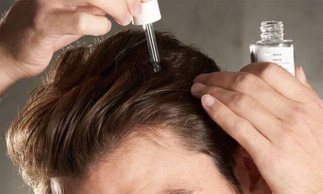 <p><strong>- Serum Olarak Kullanım:</strong></p>
<p>Şampuan sonrası nemli saçınıza az miktarda kenevir yağı uygulayarak saçınızı <strong>besleyin</strong> ve <strong>yumuşatın</strong>.</p>