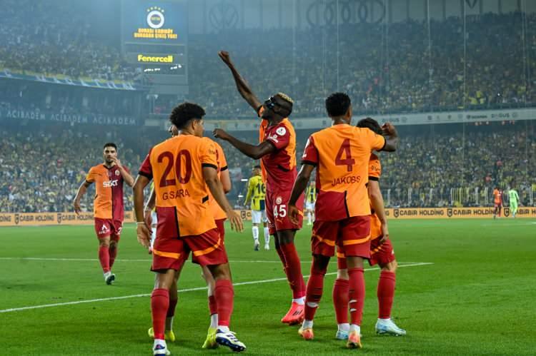 <p>Galatasray'ın Fenerbahçe Kadıköy'deki 3-1'lik galibiyeti gazete manşetlerine böyle yansıdı: </p>
