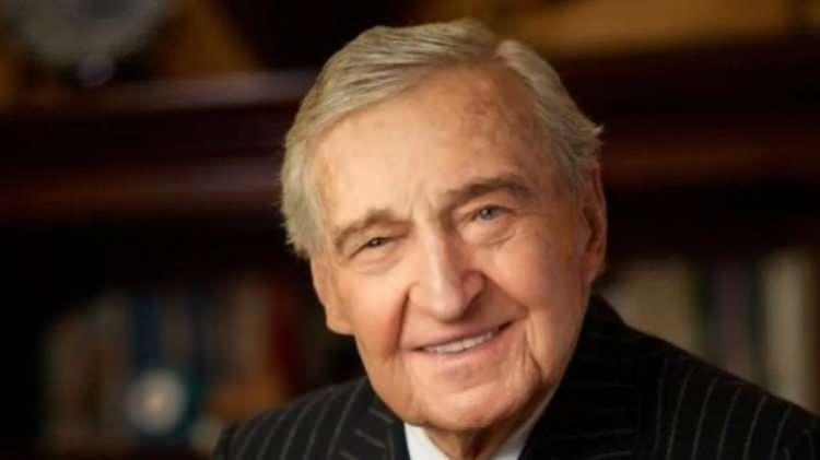 <p>7- Mustafa Rahmi Koç</p>
<p>Net Varlık: 2,7 milyar dolar</p>
<p>Dünya Sırası: 1238<br />
</p>
<p>8- Ferit Faik Şahenk</p>
<p>Net Varlık: 2,4 milyar dolar</p>
<p>Dünya Sırası: 1380<br />
</p>
<p>9- Ali Erdemoğlu</p>
<p>Net Varlık: 2,5 milyar dolar</p>
<p>Dünya Sırası: 1330<br />
</p>
<p>10- Hamdi Ulukaya</p>
<p>Net Varlık: 2,3 milyar dolar</p>
<p>Dünya Sırası: 1438</p>