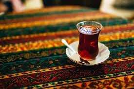 <p>Uzun süre bekleyen çayda bakteriler üreyebilir, bu da sindirim sorunlarına veya enfeksiyonlara yol açabilir. Bayat çay, zamanla bazı zararlı bileşikler geliştirebilir.</p>
<p>Uzun süre bekleyen çayda bakteriler üreyebilir, bu da sindirim sorunlarına veya enfeksiyonlara yol açabilir. Bayat çay, zamanla bazı zararlı bileşikler geliştirebilir.</p>
<p> </p>