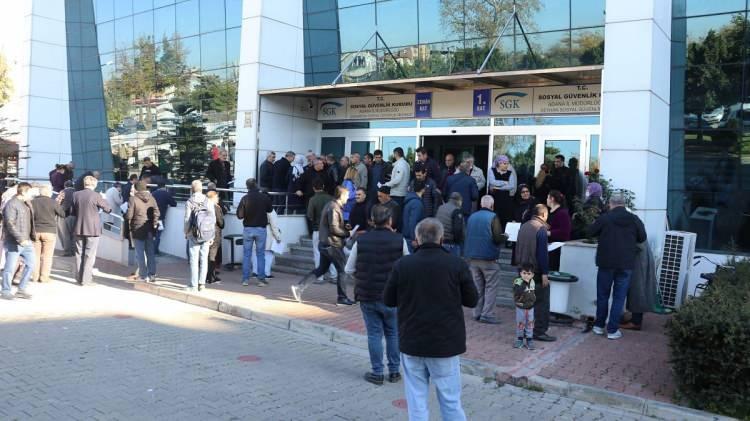 <p>2022 yılında sadece Zonguldak ve Sinop’ta emeklilerin sayısı aktif sigortalı sayısından daha fazla idi. 2023 yılında bu iki ile Balıkesir, Bartın ve Giresun illeri eklendi.</p>
<p> </p>