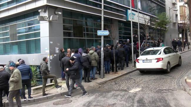 <p>Bu kişilerin en az 3’te 1’inin engelli, kalanının ise EYT kapsamında emekli olduğunu söylemek yanlış olmaz.</p>

<p> </p>
