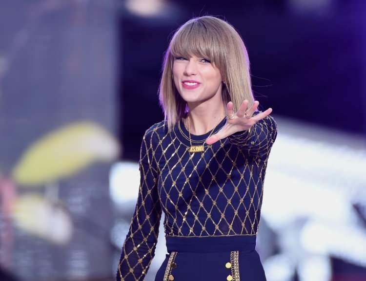 <p>Taylor Swift'i beğenenlerin oranı 2023’te<strong> yüzde 40 </strong>iken 2024’te <strong>yüzde 33’e</strong> düştü.</p>
