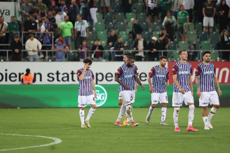 <p>Karadeniz ekibi bu sezon Süper Lig maçlarının ilk yarılarında en az isabetli şut çeken takımı da oldu.</p>
