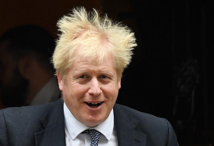 <p><strong><span style="color:#B22222">BORIS JOHNSON</span>  |  GAZETECİ</strong></p>
