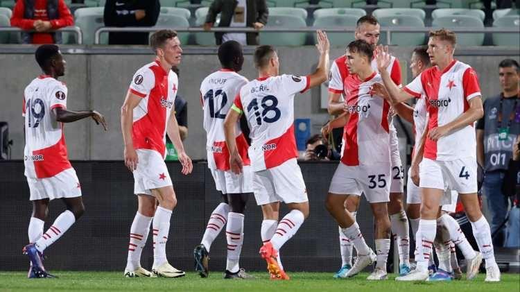 <p>4- Slavia Prag | % 51</p>