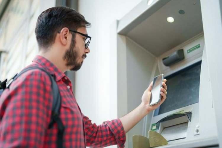 <p>Bir diğer iddia ise bankaların nakit yerine kredi kartı harcamasına yönlendirmesi konusu… </p>