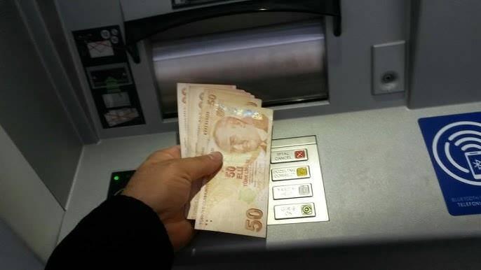 <p><span style="color:#B22222"><strong>NAKİTSİZ BİR TOPLUM İSTENİYOR</strong></span></p>
<p><br />
ATM probleminin sebeplerinden birinin ‘nakitsizleştirilmiş toplum projesi’ olduğu iddia ediliyor.</p>