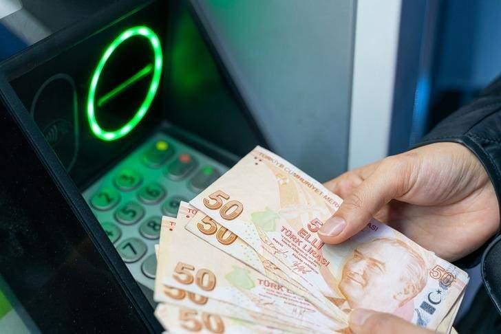 <p>Önümüzdeki 10 yıl içinde kimsenin cebinde nakit para kalmayacak.</p>