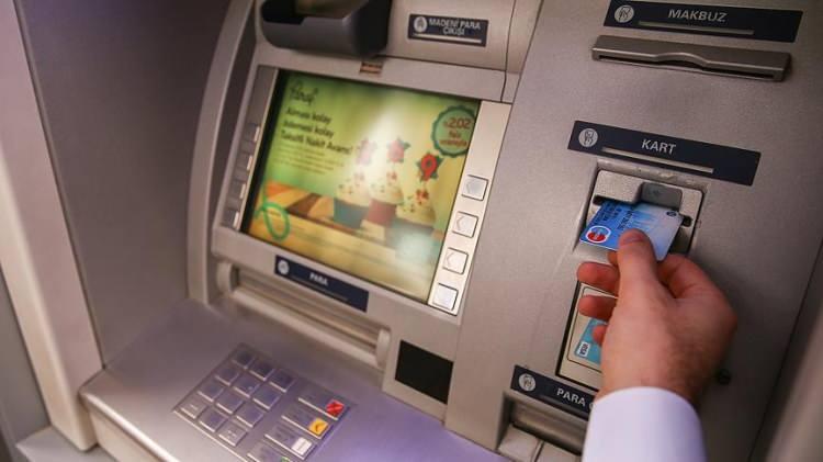 <p>Bu noktada ATM’lerde yaşanan sorunlar, paraya ulaşamama bir suç teşkil eder. Yazılım problemleri sebebiyle saatlik arızalar olabilir.</p>
