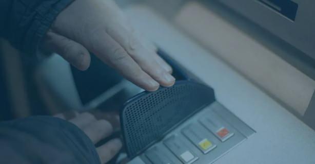 <p><strong>Bankacılık Düzenleme ve Denetleme Kurulu</strong> (BDDK)'dan, <strong>ATM </strong>kullanıcılarının güvenliğini artırmak için yeni önlemler gelmeye başladı. <strong>BDDK</strong>, ATM'lerde bu şifrelere artık yasak getiriyor.</p>