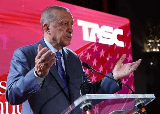 <p><span style="color:#B22222"><strong>ERDOĞAN'IN YARIN BM GENEL KURULU SONRASI GUTERRES İLE GÖRÜŞMESİ BEKLENİYOR</strong></span></p>
<p><br />
Erdoğan'ın yarın saat 18.00'de Birleşmiş Milletler Genel Kurulu'na hitap etmesi ve ardından BM Genel Sekreteri Antonio Guterres'le biraraya gelmesi bekleniyor.</p>