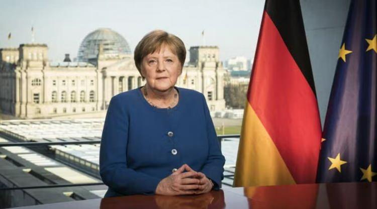 <p><strong><span style="color:#B22222">ANGELA MERKEL</span>&nbsp; &nbsp;|&nbsp; KİMYAGER</strong></p>
