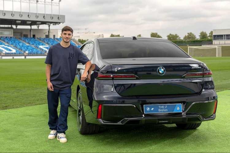 <p><strong>BRAHIM DIAZ: BMW i7 xDrive 60 <span style="color:#FF0000"><em>(544 HP, 139.550 Euro)</em></span></strong></p>

<p> </p>
