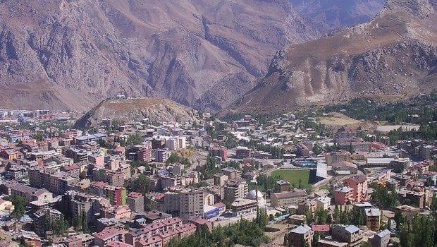 <p>Y&uuml;ksekova, Hakkari</p>

<p>&nbsp;</p>

<p>N&uuml;fus: 112.826</p>

<p>&nbsp;</p>
