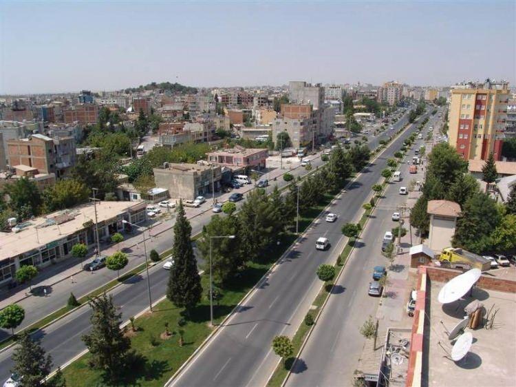 <p>Kahta, Adıyaman</p>

<p>&nbsp;</p>

<p>N&uuml;fus: 120.378</p>

<p>&nbsp;</p>
