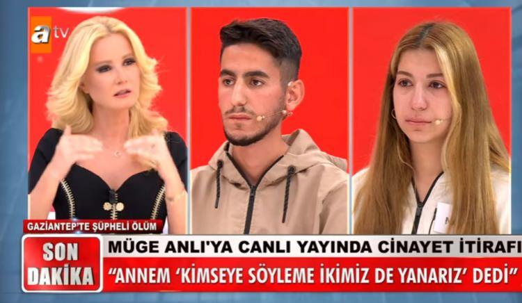 <p> Bu defa anne, en küçük kızı Naime'yi ağlamaması için evden gönderiyor fakat uyku ilacının etkisinden ayılan Cengiz'le Şehmus boğuşma yaşıyor. Şehmus daha sonra Cengiz'i üçlü prizle boğarak öldürüyor.</p>