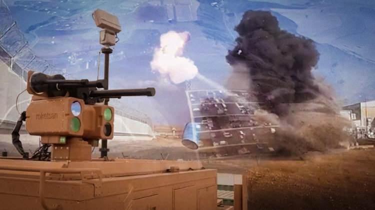<p>Türk Silahlı Kuvvetleri dron tehditlerine karşı nasıl Korkut gibi top sistemlerini aktif olarak kullanıyorsa, yeri geldiği zaman ALKA gibi lazer silah sistemlerini de şu anda çok aktif bir şekilde kullanıyor" diye konuştu.</p>
