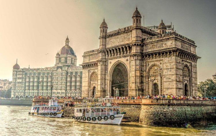 <p><strong><span style="color:#B22222">8) MUMBAI</span> | HİNDİSTAN</strong></p>
