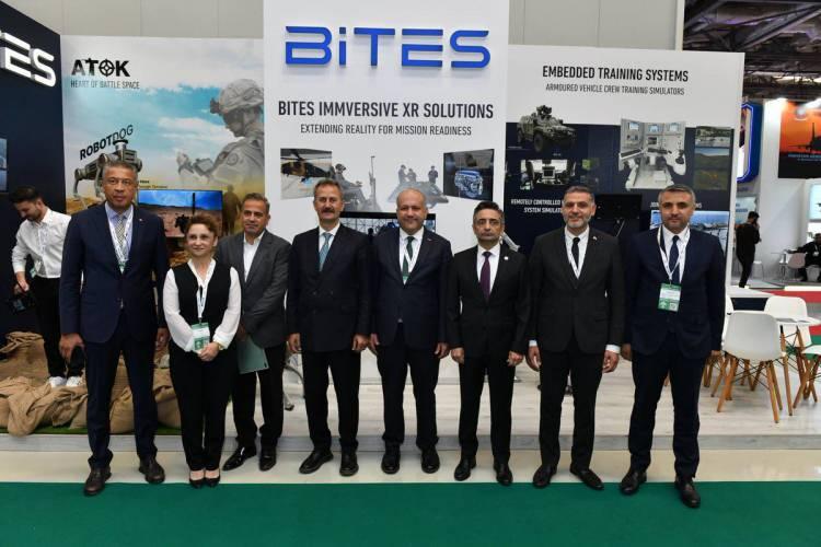 <p>Gürcan Okumuş, başta Birleşik Arap Emirlikleri, Brezilya, Romanya, Bulgaristan olmak üzere farklı ülkelere MK serisi uçak bombası satışı yaptıklarını kaydetti.</p>
<p> </p>