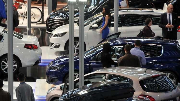 <p>NHTSA, aşırı ısınmanın yangın riskini artırabileceğini, motorun durmasının ise kaza riskini yükseltebileceğini belirtti. İlgili araç sahipleri, kendilerine yapılacak bildirimlerin ardından bayilere giderek ECU yazılımını ücretsiz bir şekilde güncelleyebilecek.</p>